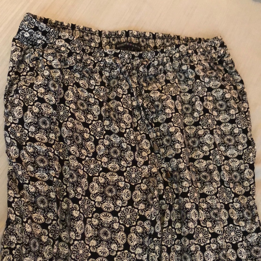 Loose on top and skinny on the bottom